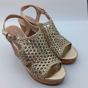 SUMMER SANDALS